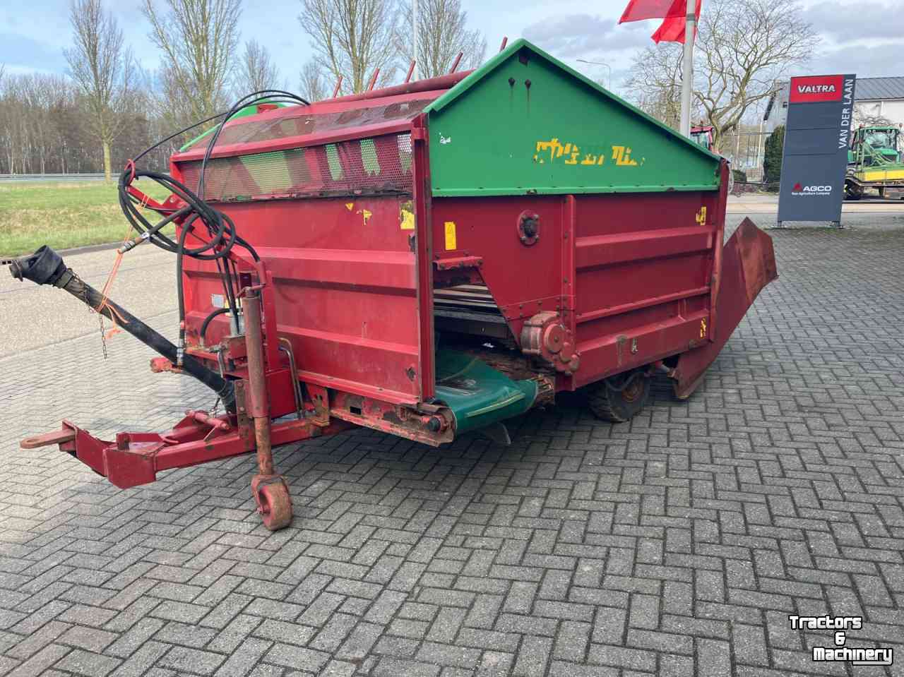 Silage-block distribution wagon Strautmann BVW blokkenwagen
