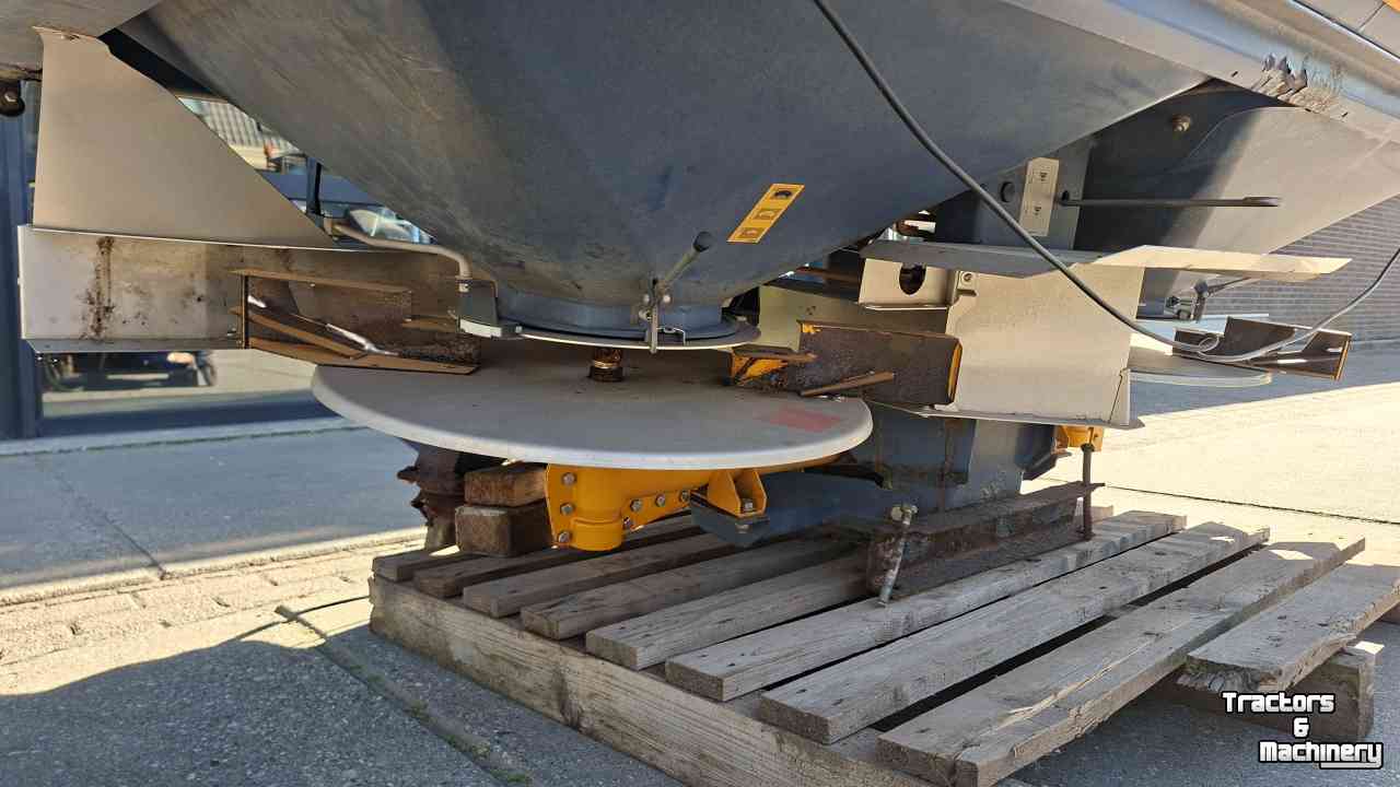 Fertilizer spreader Bogballe M2 BASE  Calibrator 2003 strooicomputer