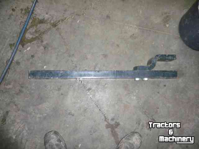 Used parts for tractors New Holland ondertreklat