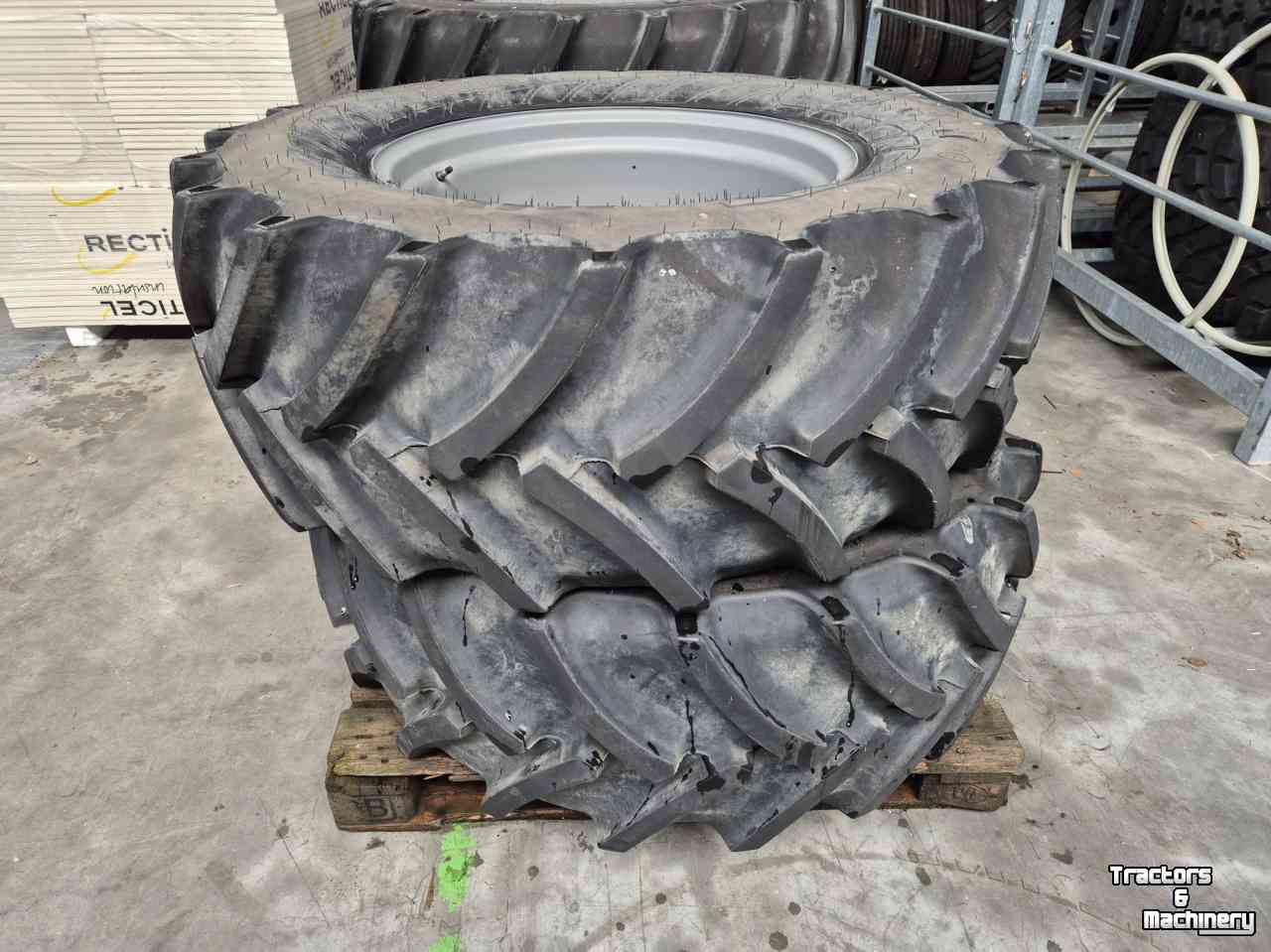Wheels, Tyres, Rims & Dual spacers Mitas 480/65R28