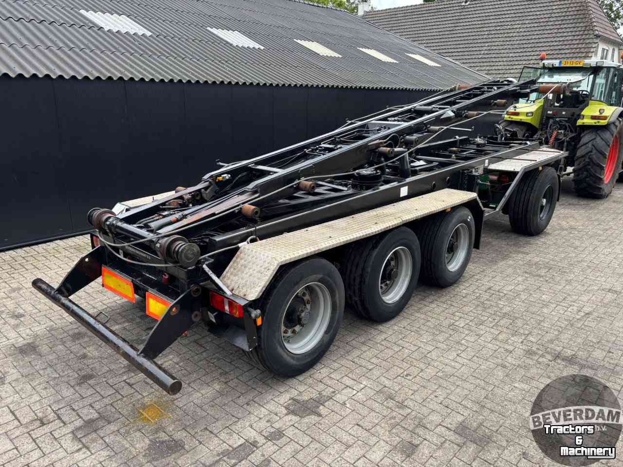 Hooked-arm carrier  NCH Kabelsysteem oplegger met dolly