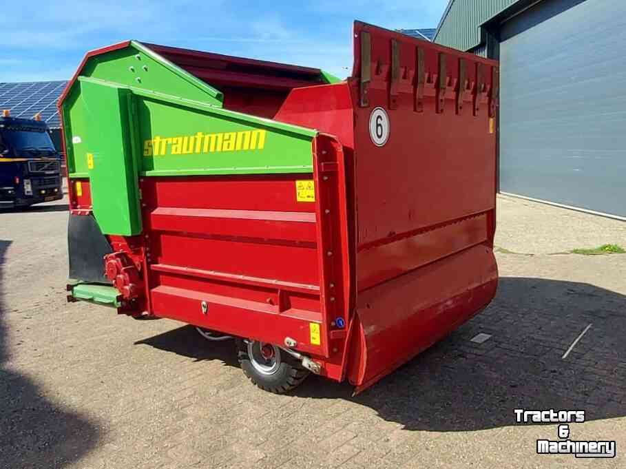 Silage-block distribution wagon Strautmann UBVW
