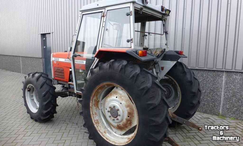 Tractors Massey Ferguson 365 4WD