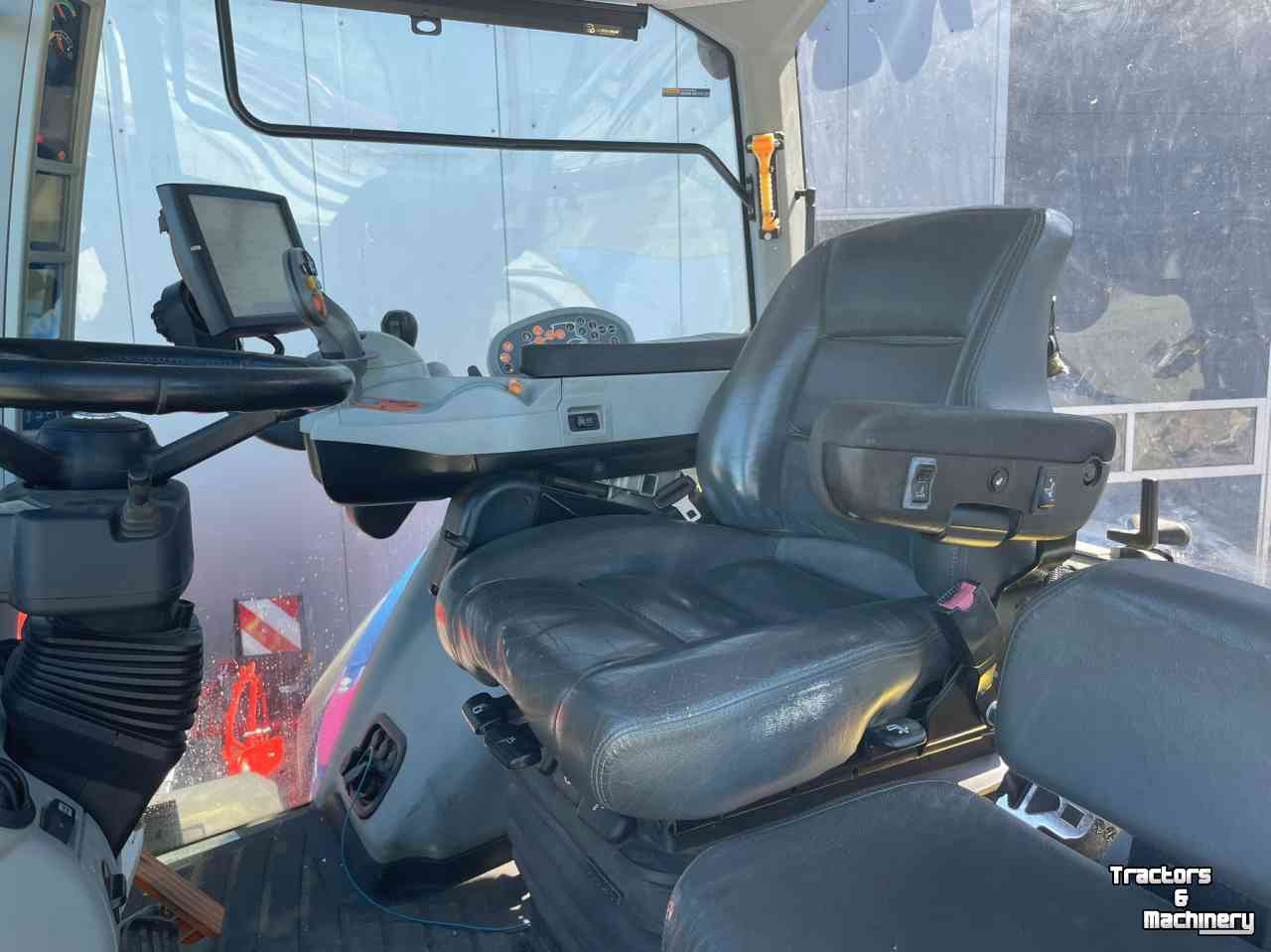 Tractor New Holland T8.360 autocommand