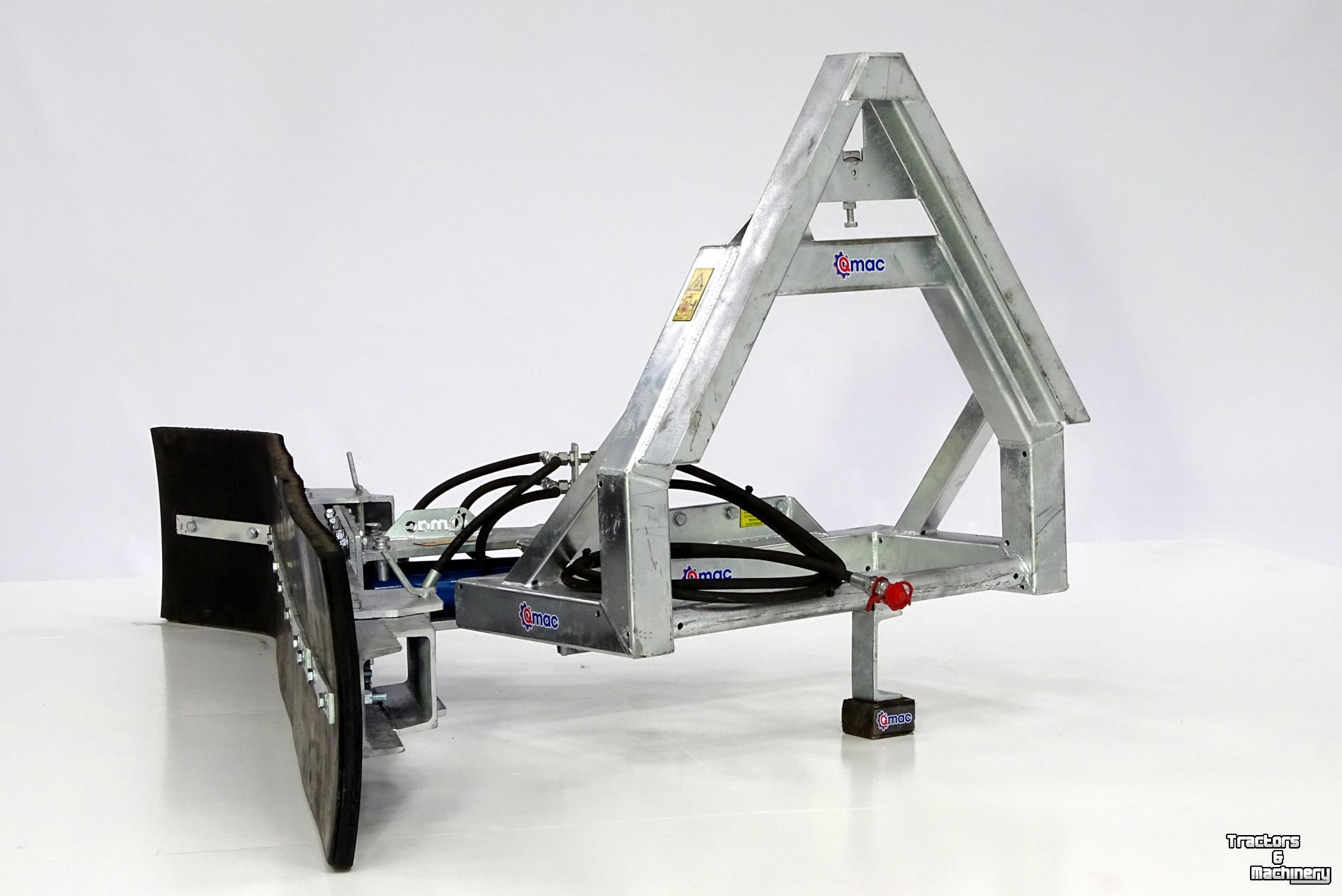 Rubber yard scraper Qmac Rubberschuif met hydraulische schuinverstelling