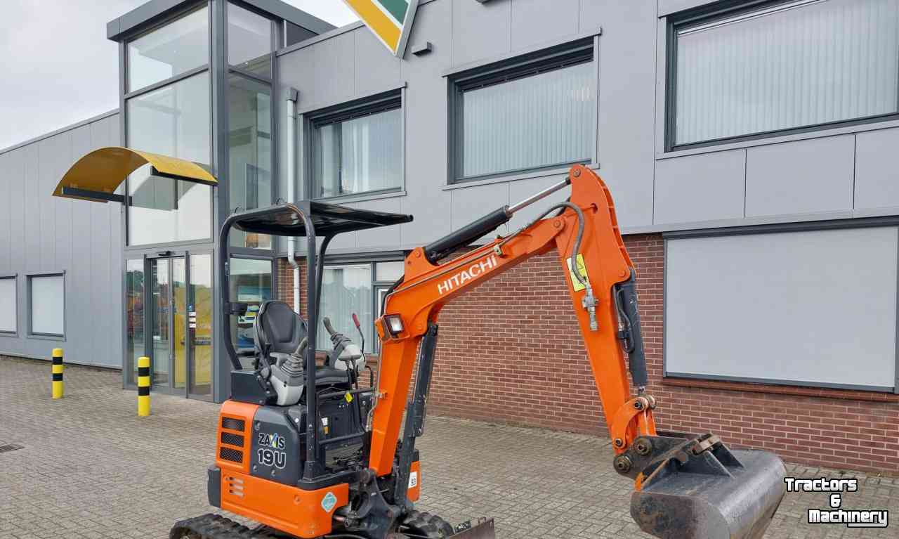 Mini-Excavator Hitachi 19U-5A