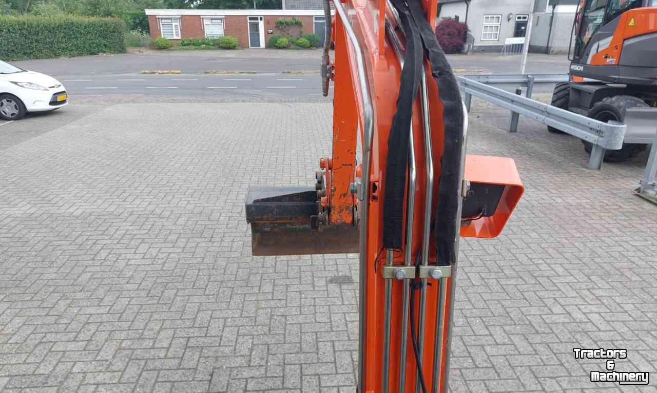 Mini-Excavator Hitachi 19U-5A