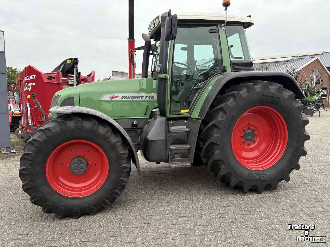 Tractor Fendt 716