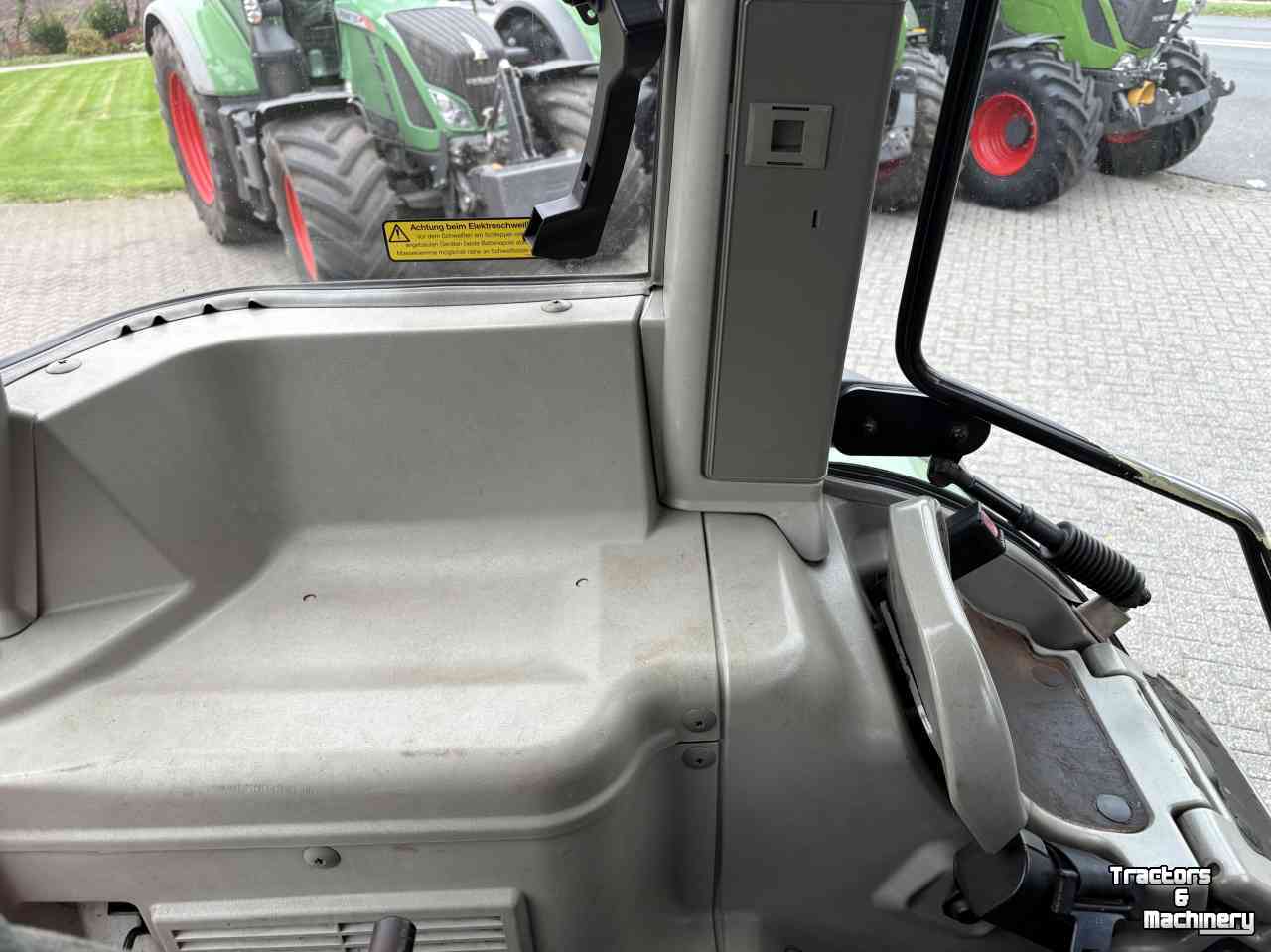 Tractor Fendt 716