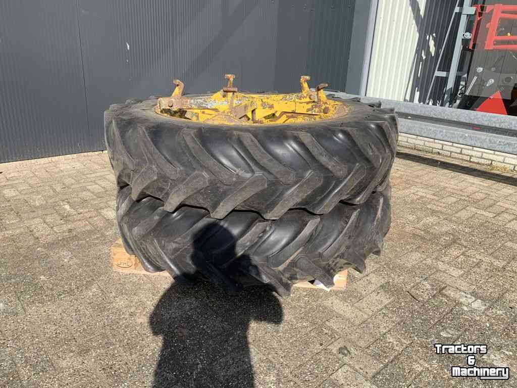 Wheels, Tyres, Rims & Dual spacers Vredestein 13.6R38 DUBBELLUCHT