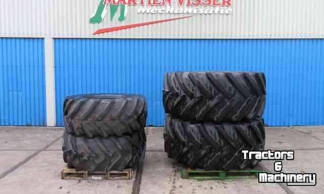 Wheels, Tyres, Rims & Dual spacers  Wielen met zwarte velg 540/65R24 Trelleborg TM800 + 710/60R34 BKT Agrimax