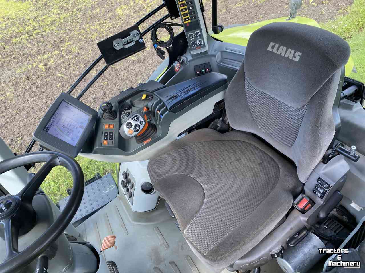 Tractors Claas Axion 830