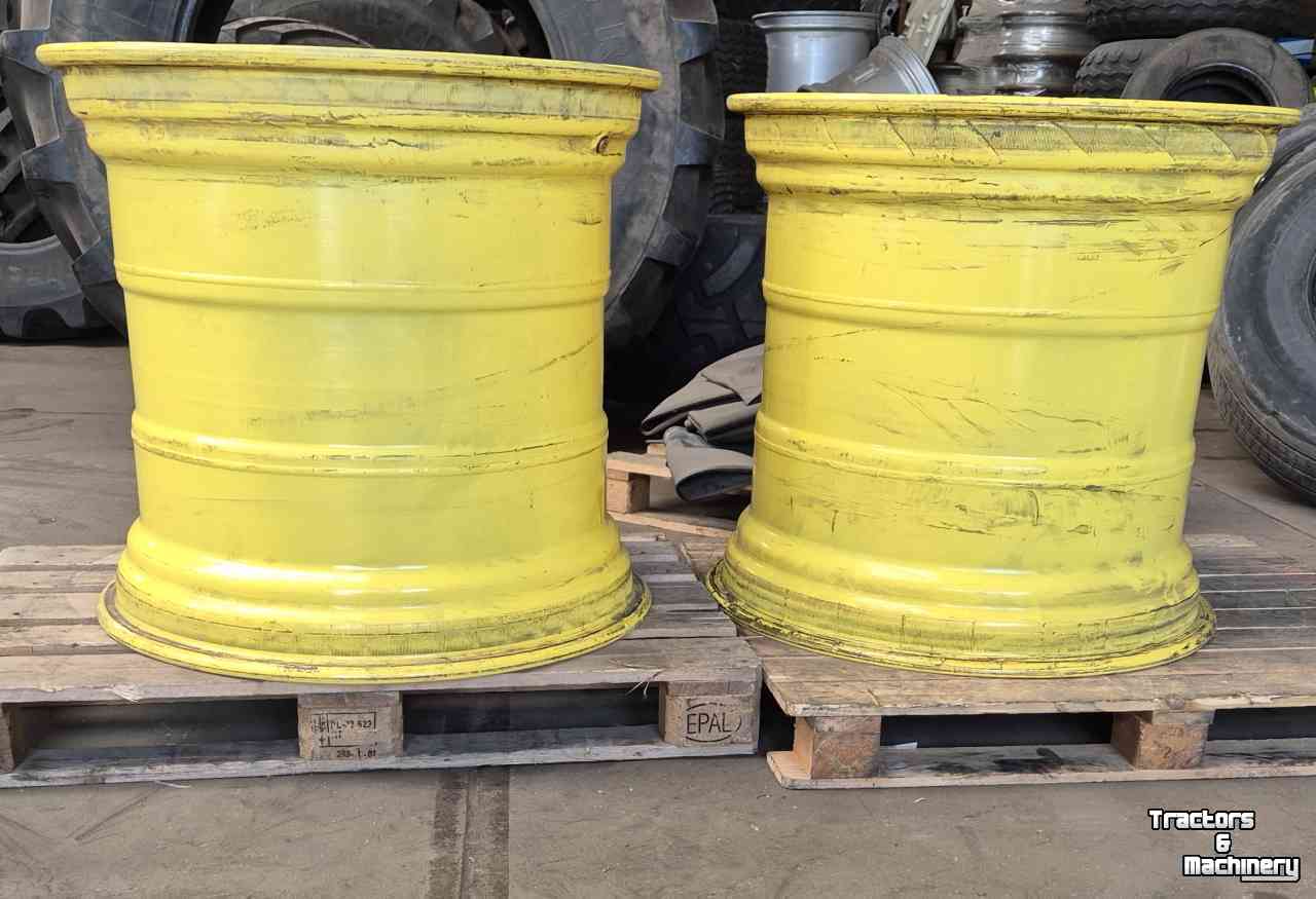 Wheels, Tyres, Rims & Dual spacers Molcon 30 x  32  steek 221-275-8  ET -35