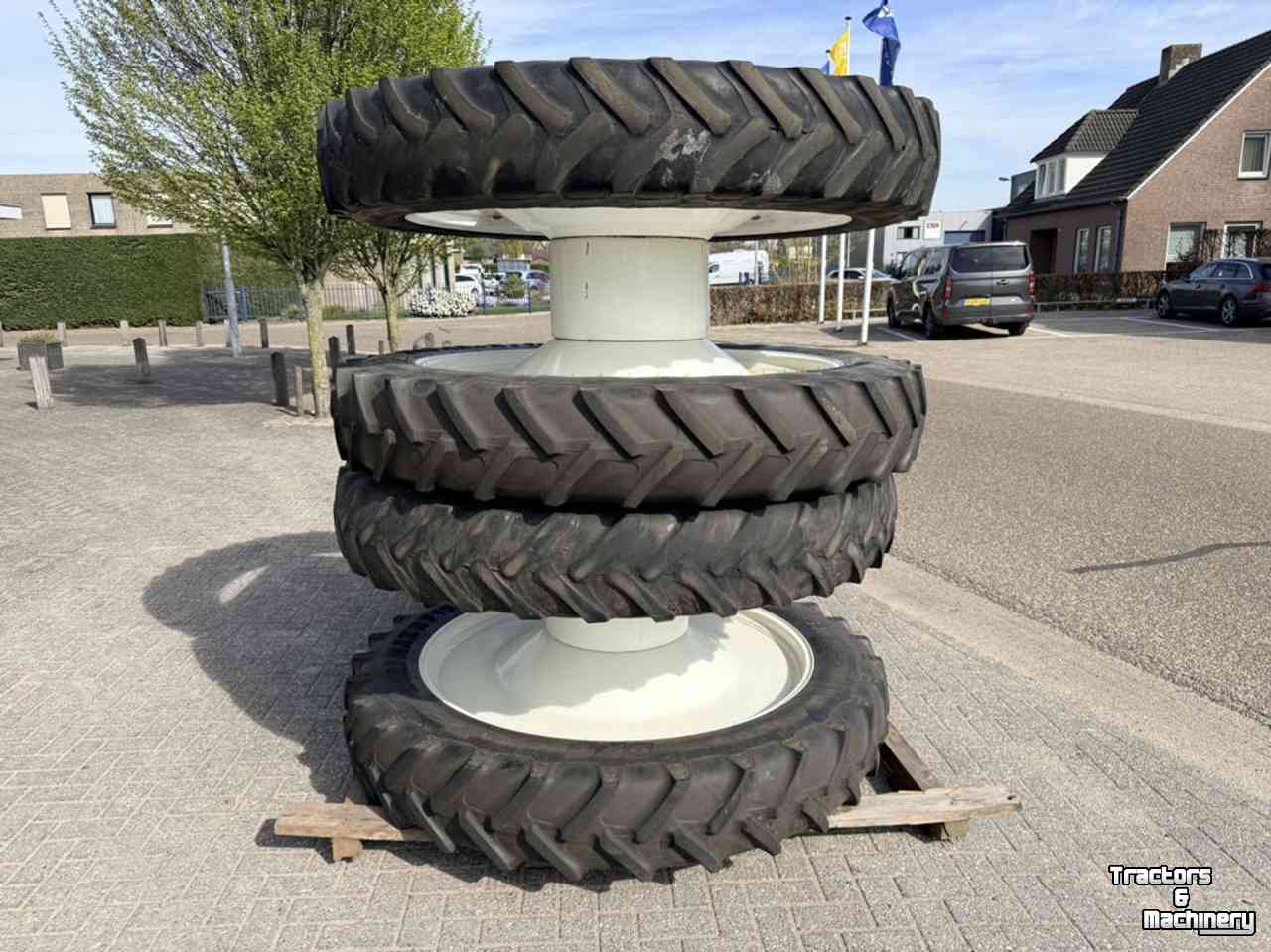 Wheels, Tyres, Rims & Dual spacers Alliance VF320/85R36 Alliance Agriflex +354  + 300/95R52 Alliance & BKT