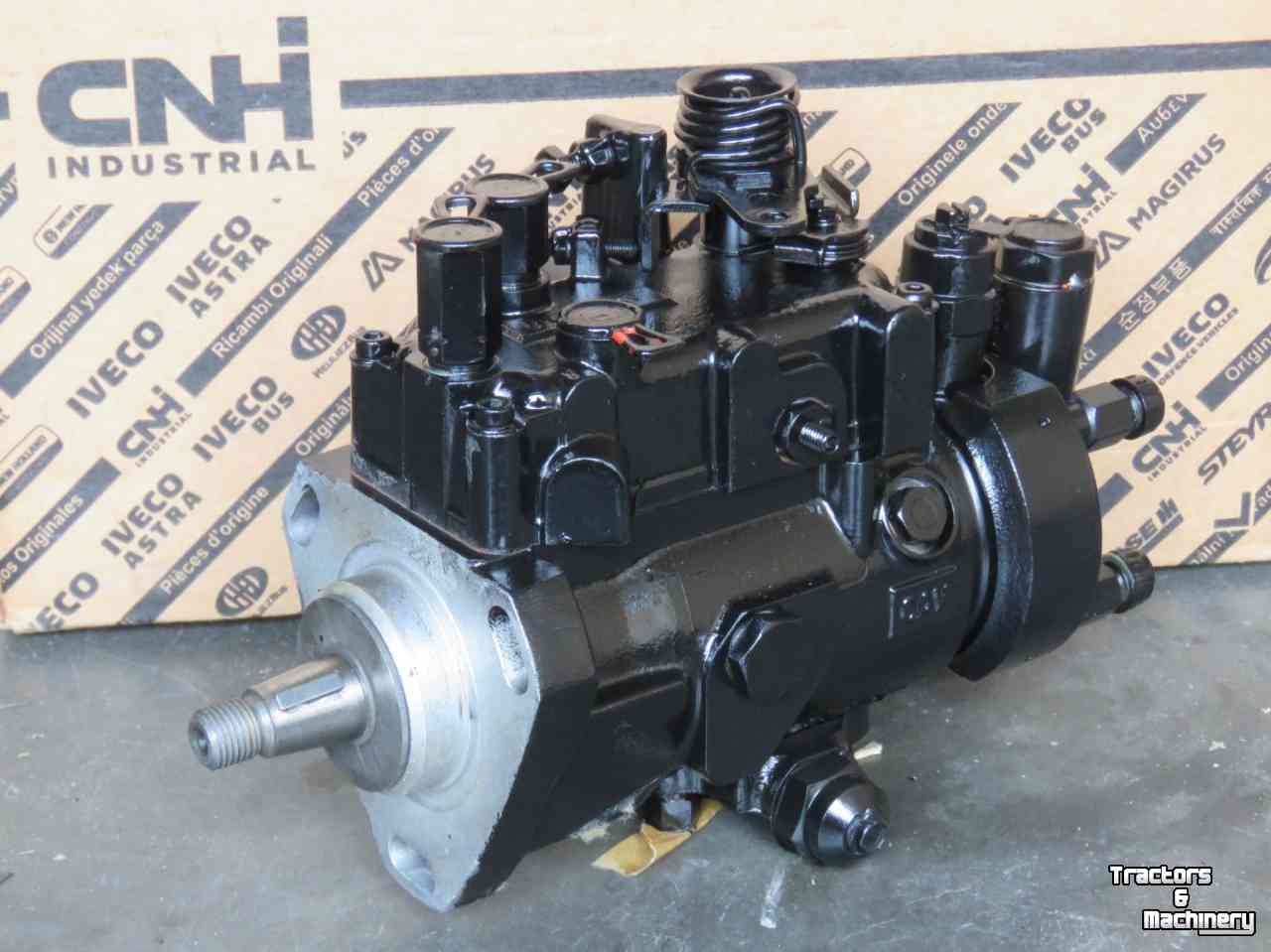 Tractor Ford Brandstofpomp Ford 10 Serie parts nr:E7NN9A543AEBR