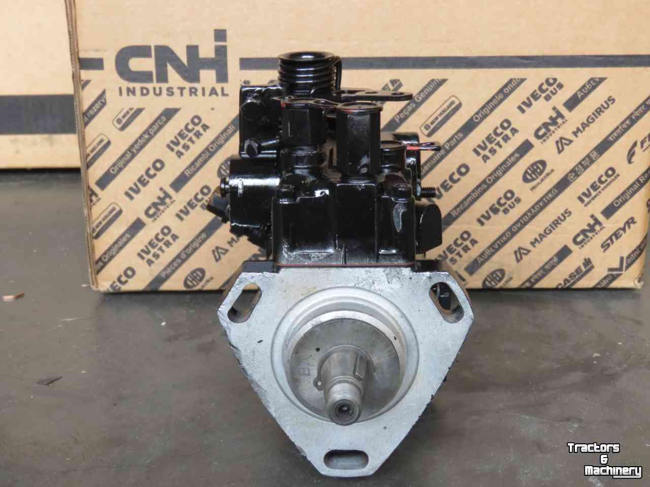 Tractor Ford Brandstofpomp Ford 10 Serie parts nr:E7NN9A543AEBR