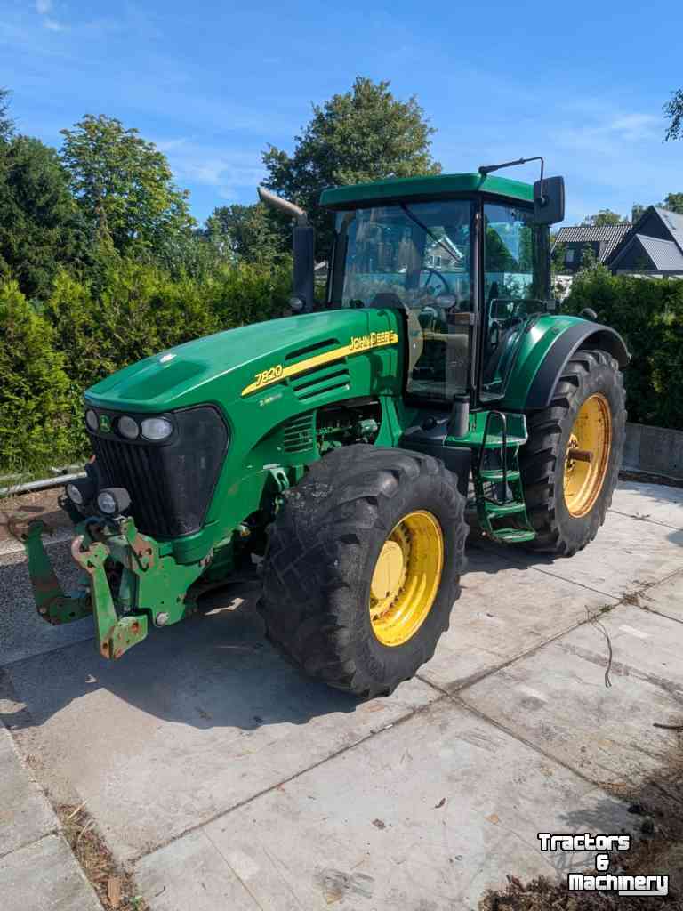 Tractor John Deere 7820
