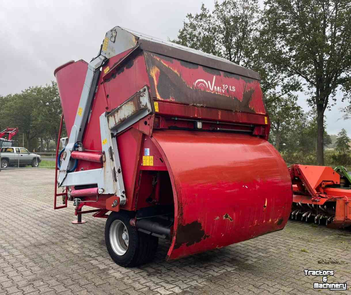 Vertical feed mixer BVL V-Mix 12 LS Voermengwagen Voermachines