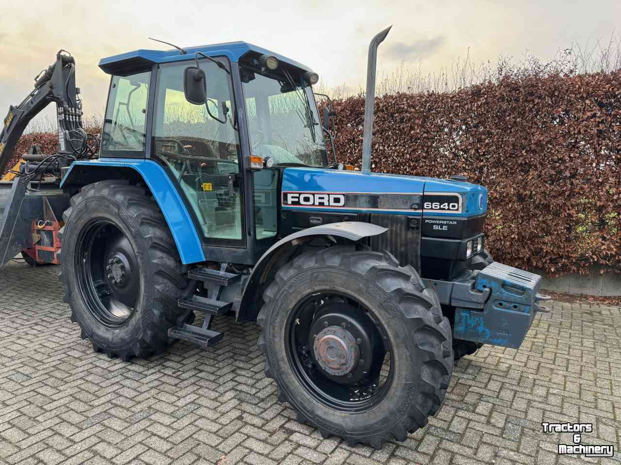 Tractors New Holland 6640 sle