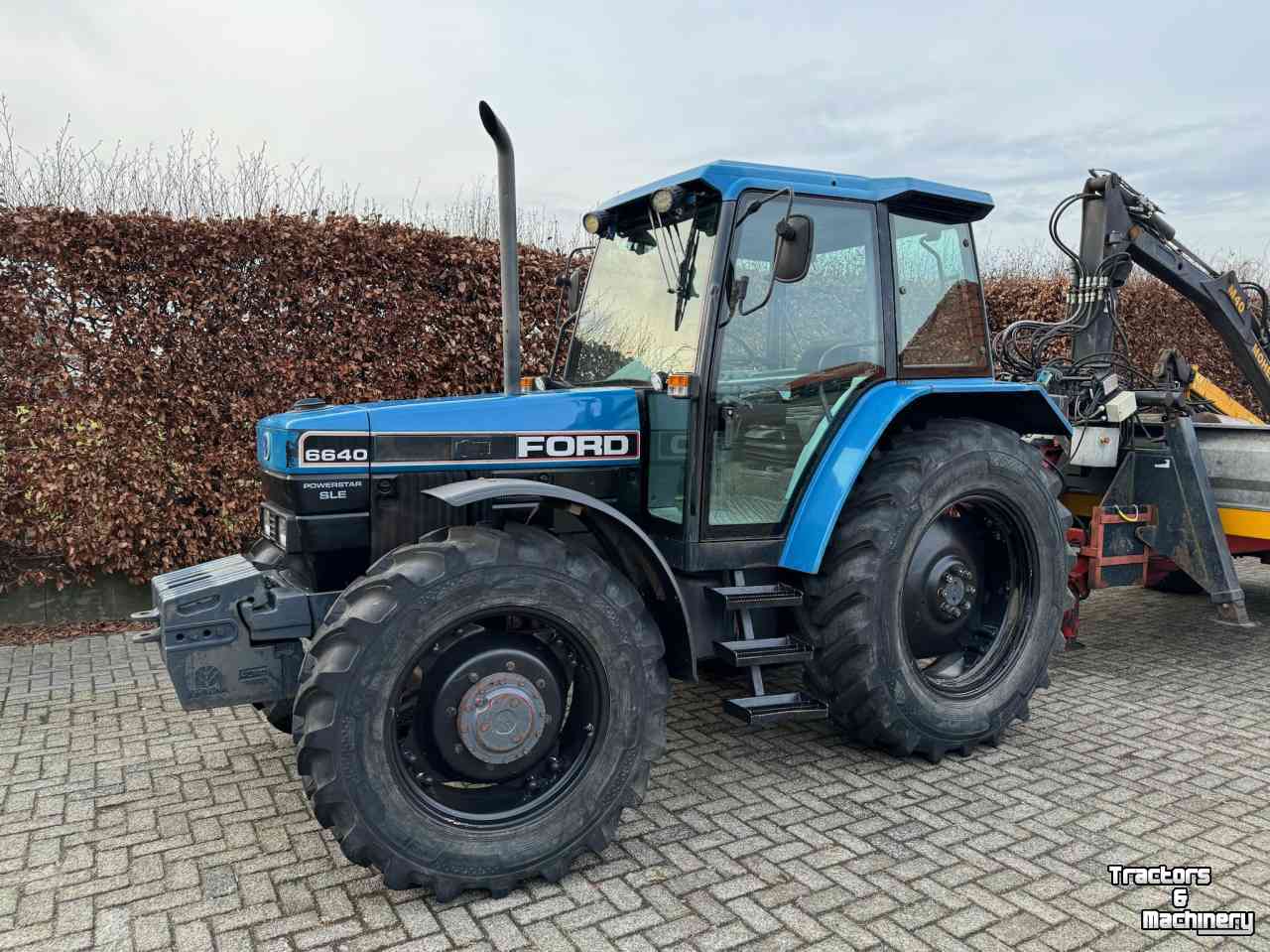 Tractors New Holland 6640 sle