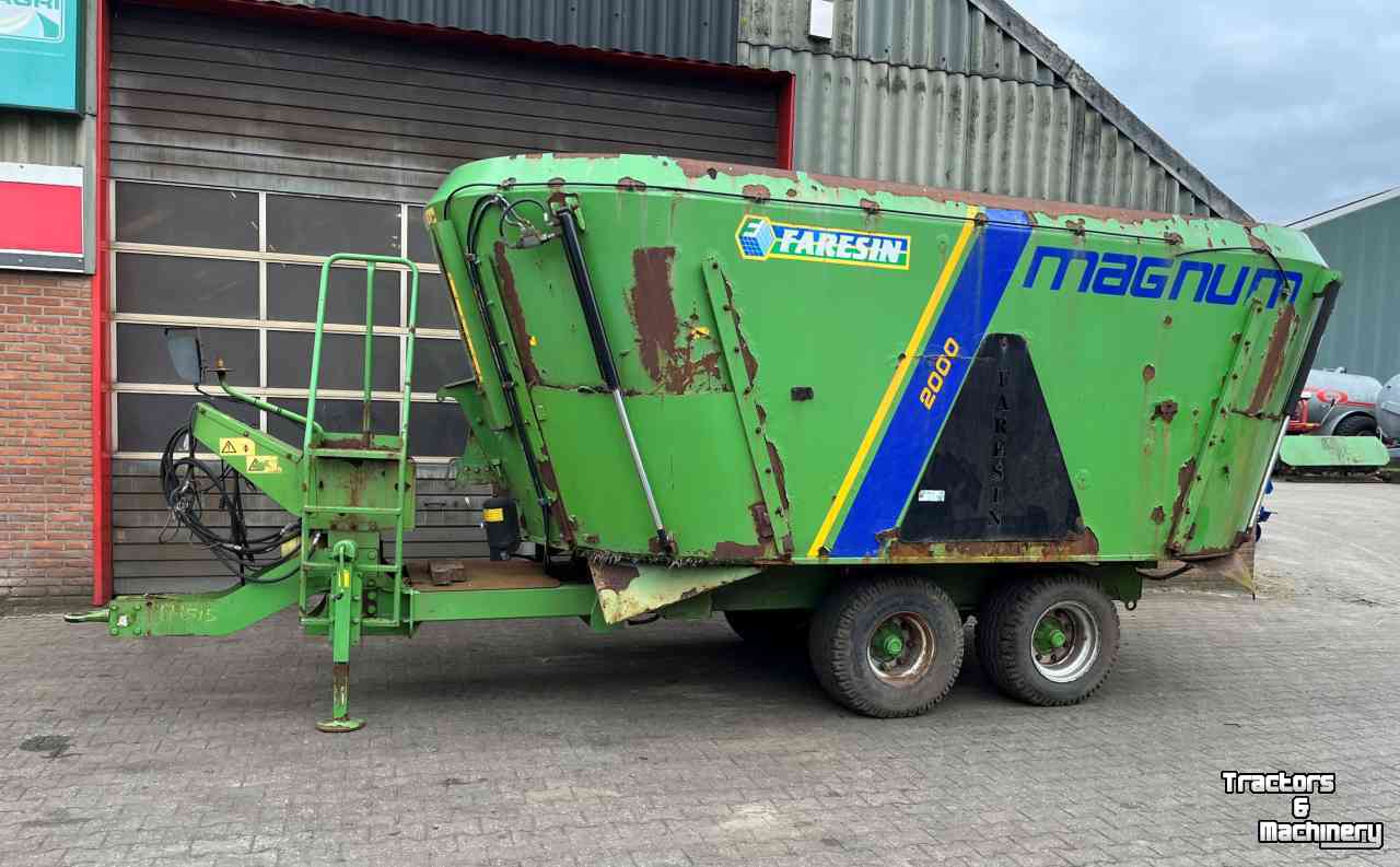 Vertical feed mixer Faresin Magnum 2000 voermachines