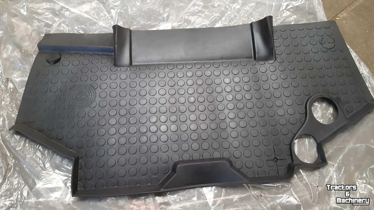 Diverse new spare-parts Steyr 80 serie SK1 en SK2