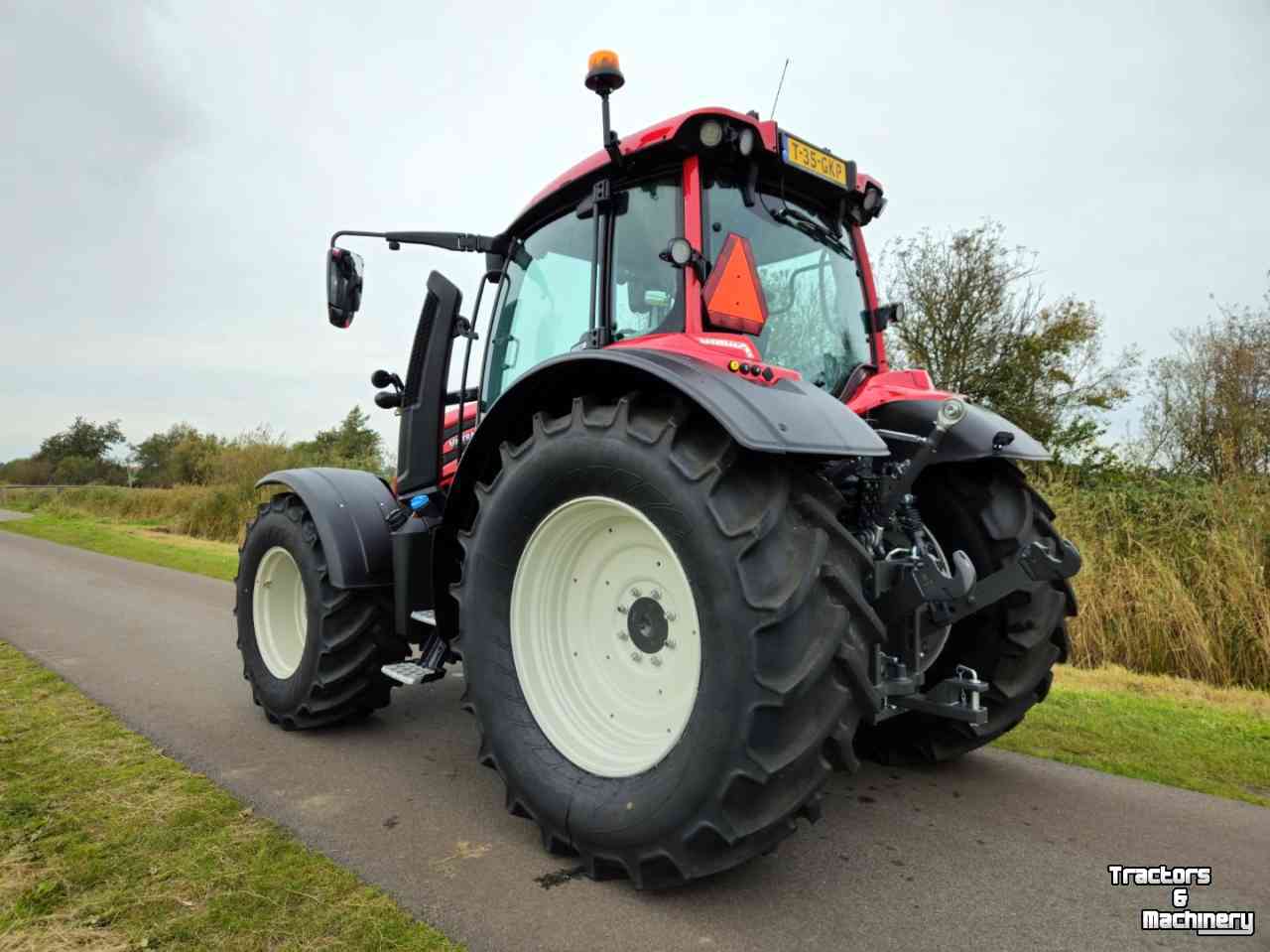 Tractor Valtra N155 Active