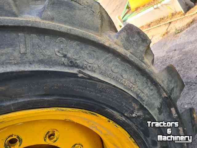 Wheels, Tyres, Rims & Dual spacers  10 gaats wielen 385/65R22.5