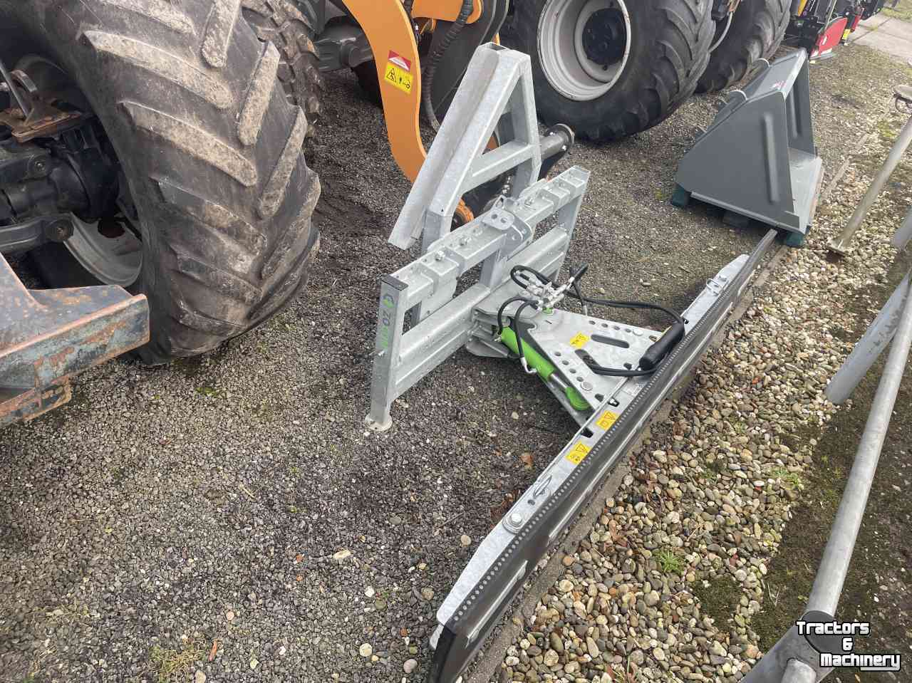 Rubber yard scraper Zocon RS 270 hydraulisch verstelbaar