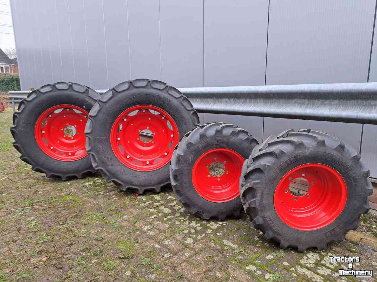 Wheels, Tyres, Rims & Dual spacers  480/65R28 Mitas + 340/65R18 Michelin