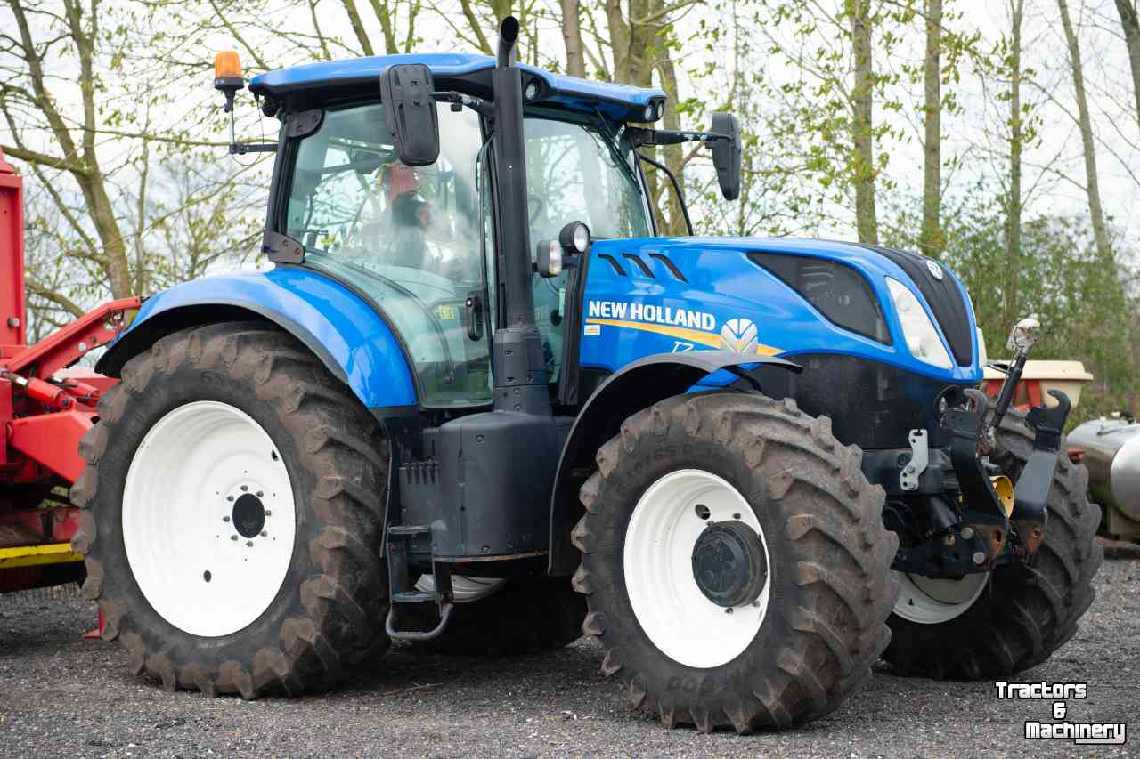 Tractors New Holland T7210