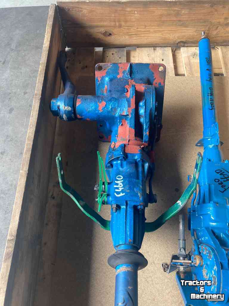 Used parts for tractors Ford Ford 3 en 4 cilinder