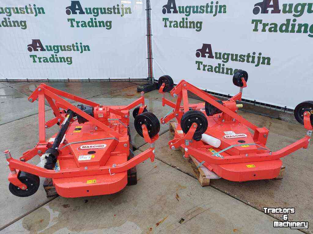Horticultural Tractors  Diverse werktuigen voor achter de minitractor