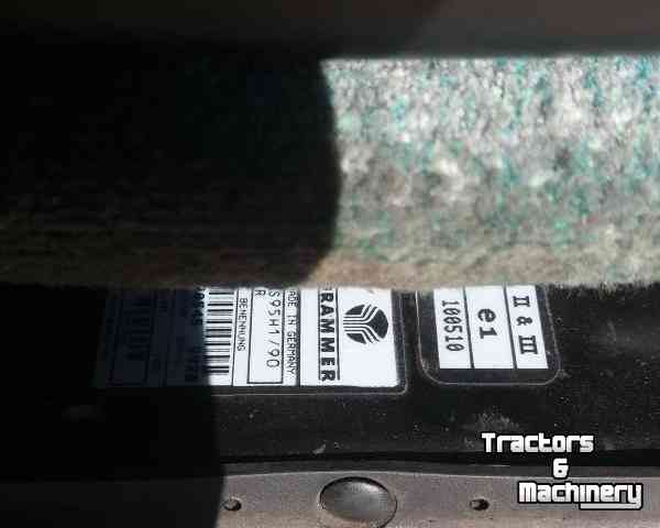 Used parts for tractors Grammer Diverse Fendt trekkerstoelen / stoelen mechanisch geveerd of luchtgeveerd