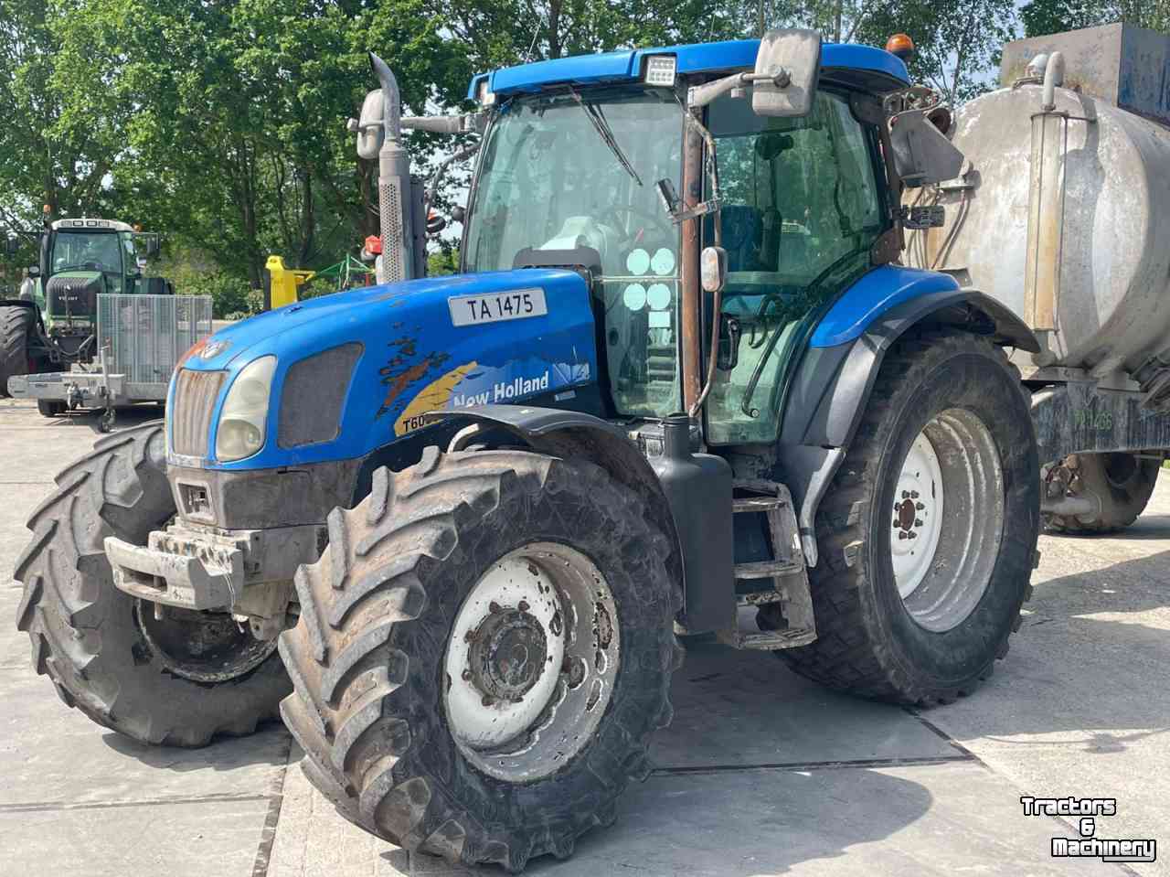Tractor New Holland newholland t6030 met tank