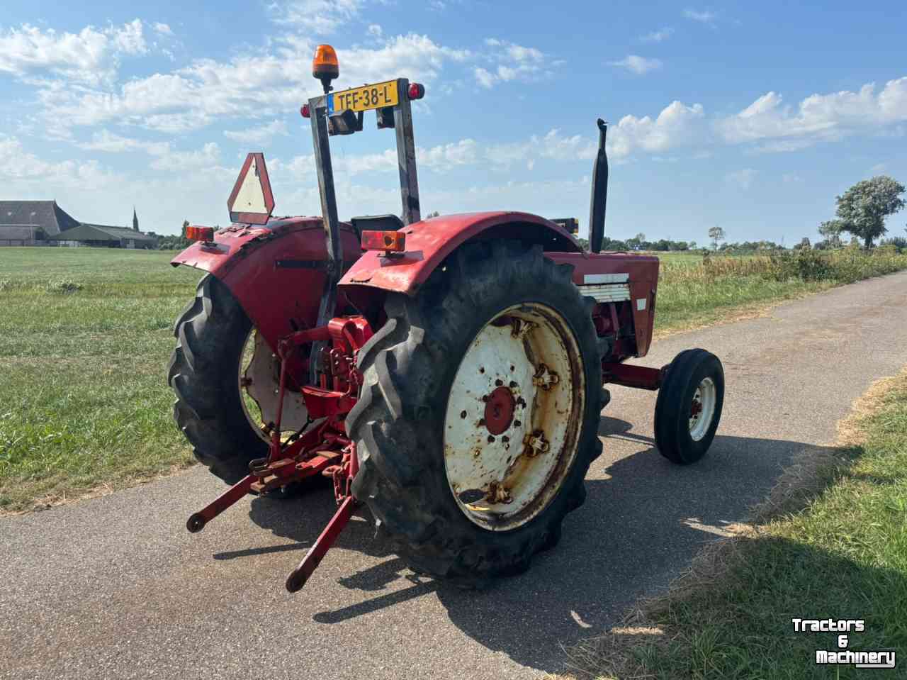 Tractor International 624