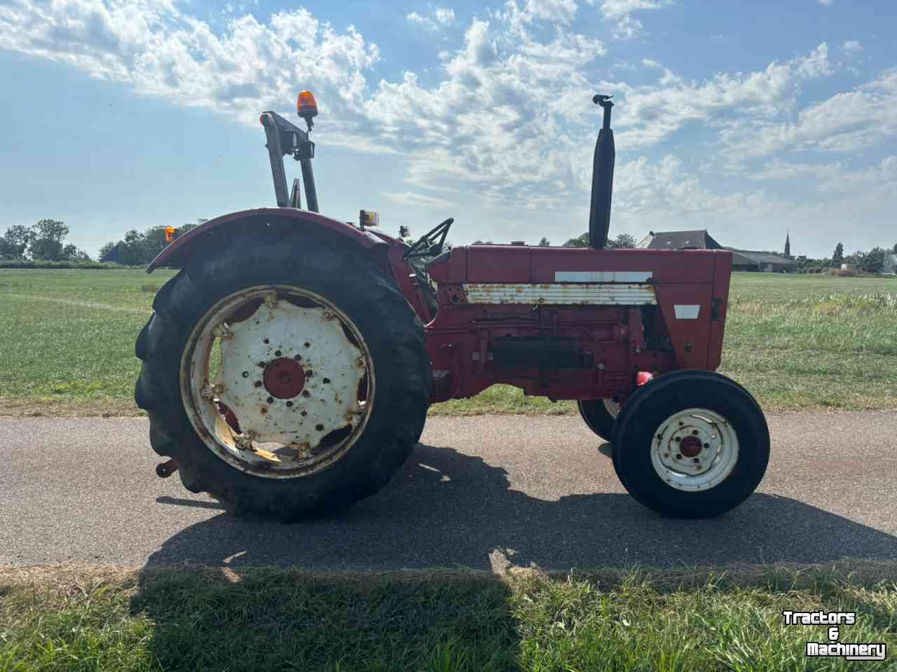 Tractor International 624