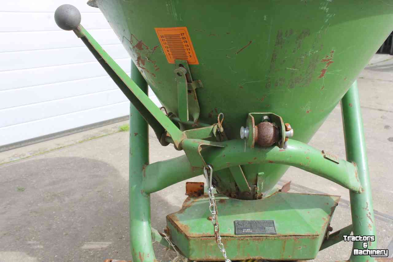 Fertilizer spreader Amazone EK200 kunstmeststrooier zoutstrooier zandstrooier