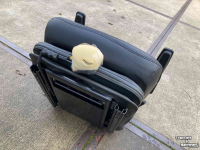 Diverse new spare-parts Eurotrac Mechanisch geveerde stoel