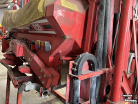 Fertilizer spreader Kuhn Aero 1121