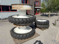 Wheels, Tyres, Rims & Dual spacers BKT 320/85R36 + 300/95R52