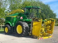Forage-harvester John Deere 8400 I + Kemper Maisbek JD HARVEST CHECK