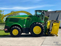 Forage-harvester John Deere 8400 I + Kemper Maisbek JD HARVEST CHECK