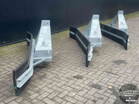 Rubber yard scraper  Rubberschuif trekker en lepelbevestiging