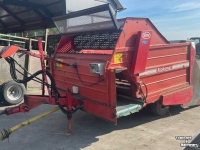 Silage-block distribution wagon Trioliet Blowa
