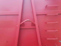 Hooked-arm carrier  Haakarm container / afzetcontainer 35 m3