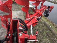 Ploughs  4 schaar vario ploeg