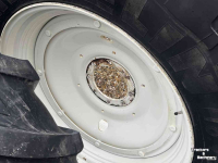 Wheels, Tyres, Rims & Dual spacers Michelin Set Michelin (18.4R38) 460/85R38 en Trelleborg (14.9R28) 380/85R38 voor NewH T6.xxx