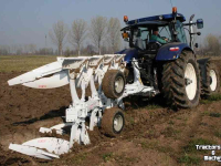 Ploughs Kramer ERMO KLEIPLOEG 5 + 1 on land in de veur