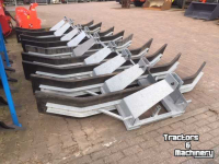 Rubber yard scraper GRS Rubber schaven 2.65m lepelinsteek 3 punt